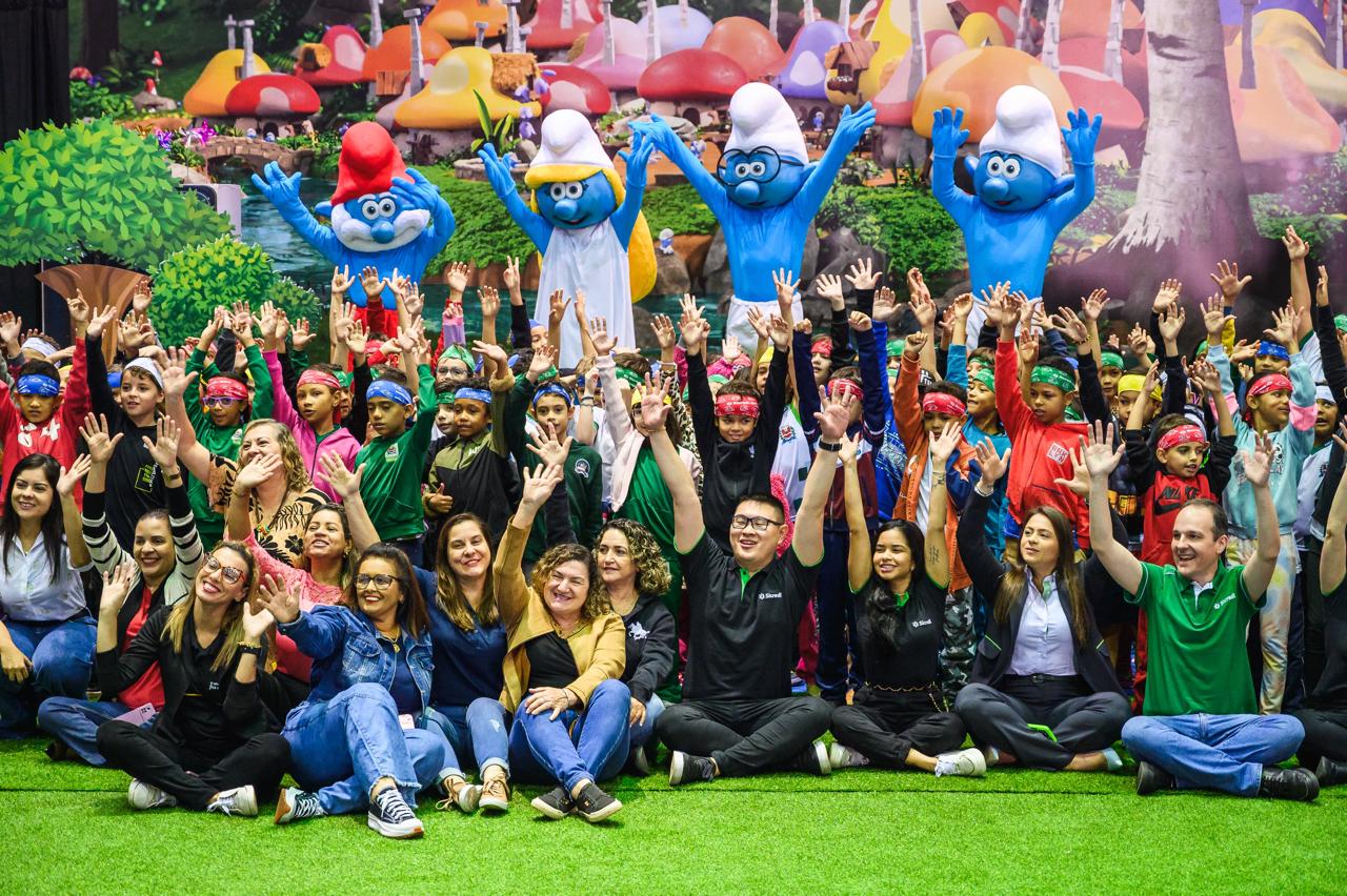 Caravana Sicredi & Smurfs leva conceitos de sustentabilidade e cidadania de forma lúdica para crianças de Dracena